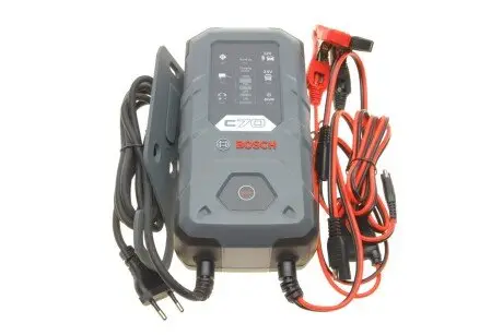 Зарядний пристрій C70 (12V/24V) (14Ah до 300Ah) 10A (EFB/GEL/VRLA/AGM) з підтримкою заряду BOSCH 0189911070