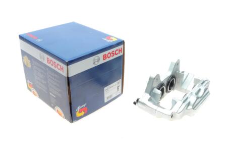 Супорт переднiй правий BOSCH 0 986 135 537
