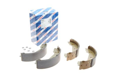 Колодки тормозные барабанные (комплект 4 шт) BOSCH 0 986 487 835