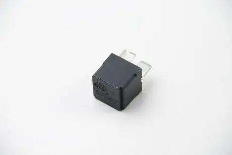 Фото многофункциональное реле 12V 50A 4pin HELLA 4RA 007 793-031 Многофункциональное реле 12V 50A 4pin HELLA 4RA 007 793-031