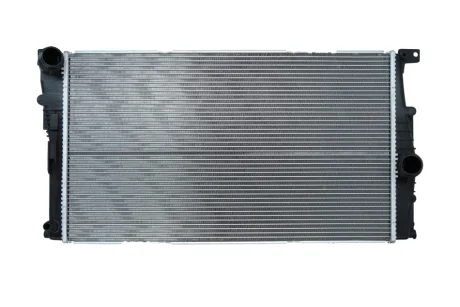 Радиатор охлаждения BMW 1(F20,F21)11-/2(F22,F23,F87)12-/3(F30,F31,F34,F80)11- KAMOKA 7700002