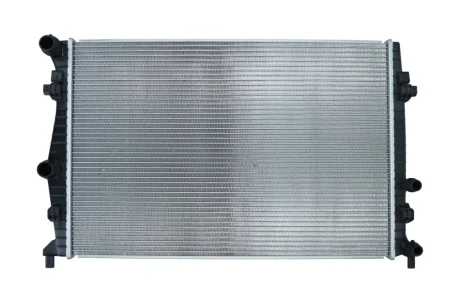 Радиатор охлаждения AUDI A3 12-/SEAT LEON 12-21/SKODA OCTAVIA III 12-17 KAMOKA 7700045