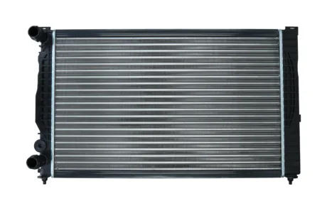 Радiатор охолодження SKODA SUPERB 01-08/VW PASSAT 96-05/AUDI A4 94-01/A6 97-05 KAMOKA 7700079