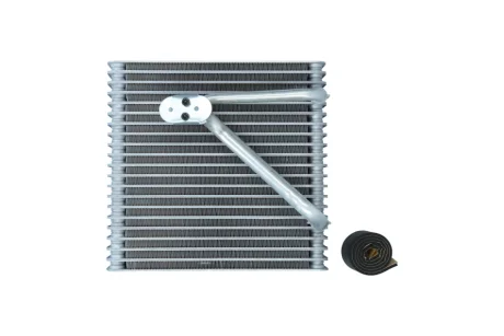 Радiатор кондицiонера AUDI A3 03-13/TT 06-15/SEAT ALHAMBRA 10-/ALTEA 04- KAMOKA 7770001