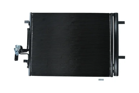 Радiатор кондицiонера VOLVO S60 10-18/S80 06-16/V40 12-/V60 11-18/V70 05- KAMOKA 7800021