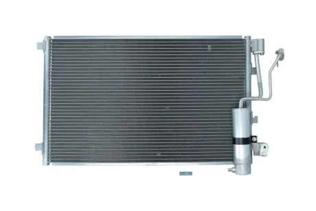 Радиатор кондиционера с осушителем NISSAN QASHQAI 06-14 KAMOKA 7800080