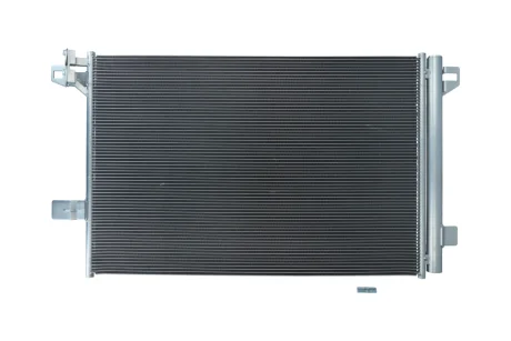 Радiатор кондицiонера VW CALIFORNIA 15-/CARAVELLE 15-/MULTIVAN 15- KAMOKA 7800096