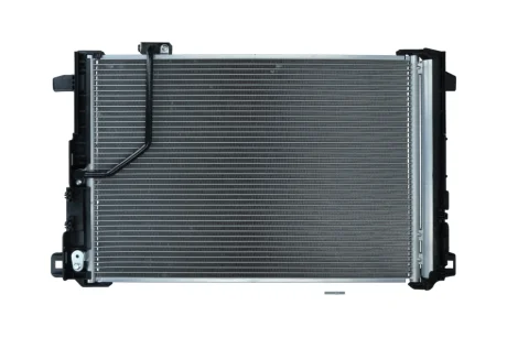 Радiатор кондицiонера MERCEDES CLS 11-17/GLK 08-15/KLASA C 07-14/KLASA E 09-16 KAMOKA 7800232