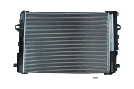 Радиатор кондиционера с осушителем INFINITI Q30 15-/QX30 16-/MERCEDES CLA 13-19/GLA 13- KAMOKA 7800273