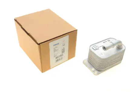 Фото 1 - радиатор масляный MAHLE / KNECHT CLC 129 000S Радиатор масляный MAHLE / KNECHT CLC 129 000S (фото 1)