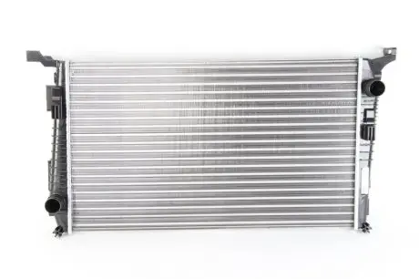 Радиатор охлаждения NISSENS 637614