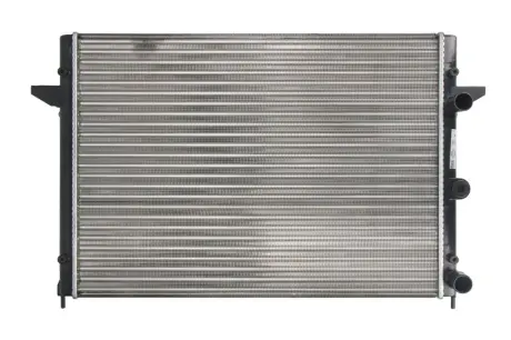 Радіатор охолодження двигуна NISSENS 63992