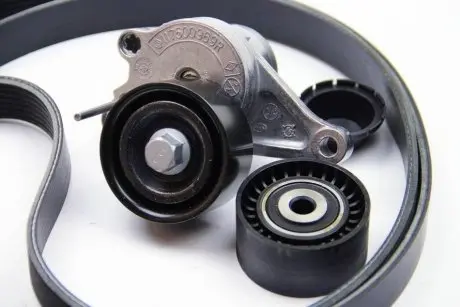 Комплект ремня дополнительного оборудования 7pk2054 2 ролика RENAULT 117207736R